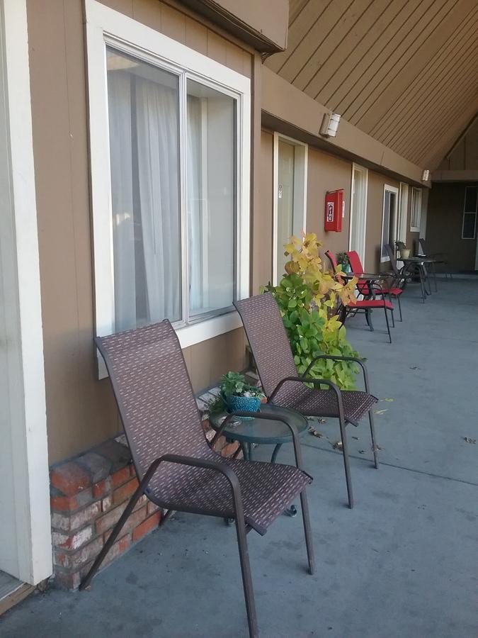 Bigfoot Motel Willow Creek Ngoại thất bức ảnh