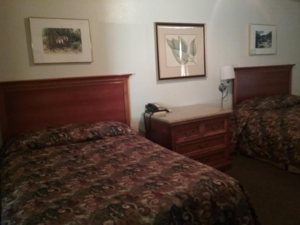 Bigfoot Motel Willow Creek Ngoại thất bức ảnh